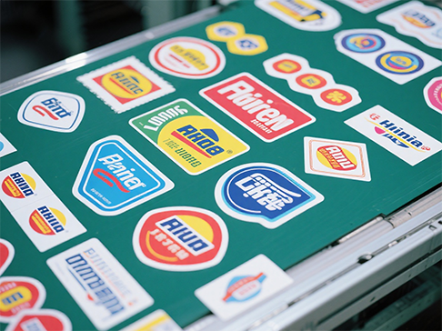 Self-Athdhesive Laser သေဆုံးခုတ်ဖြတ်ခြင်းအတွက်ဘယ်လိုလေဆာရောင်ခြည်ကိုသုံးနိုင်လဲ