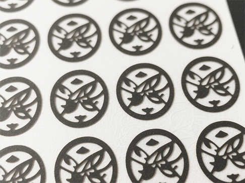 အသိဉာဏ်ရှိသောလေဆာဖြတ်တောက်ခြင်း Controller နှင့်အတူထုတ်လုပ်ခြင်း