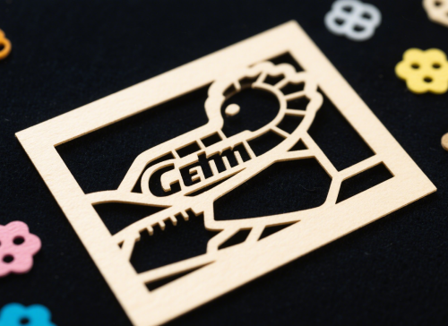 သတ္တုမဟုတ်သော လေဆာဖြတ်တောက်ခြင်းအတွက် လေဆာထိန်းချုပ်ကိရိယာ- တိကျမှု၊ တည်ငြိမ်မှုနှင့် စွမ်းဆောင်ရည်