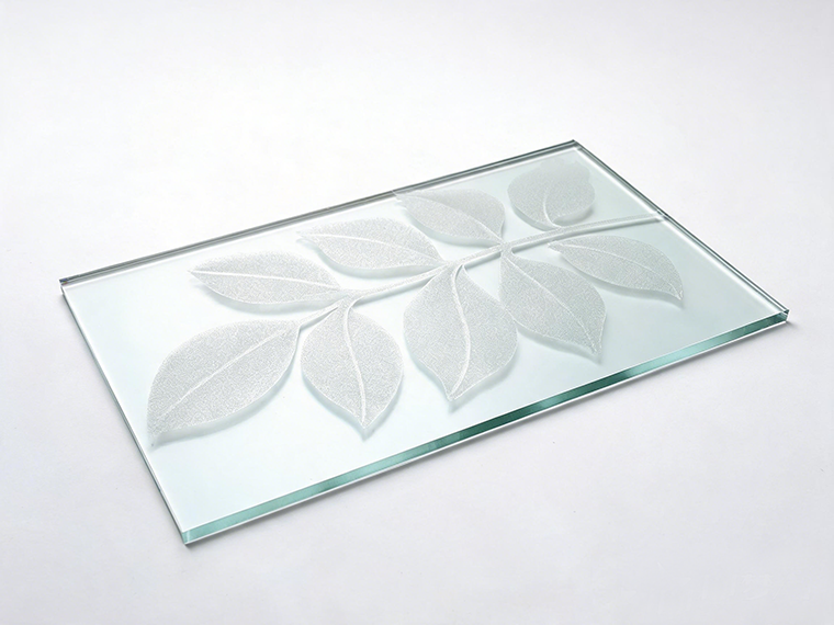Glass Sandblasting တွင် လေဆာထိန်းချုပ်မှုစနစ်သည် အဘယ်ကြောင့်အရေးကြီးသနည်း။